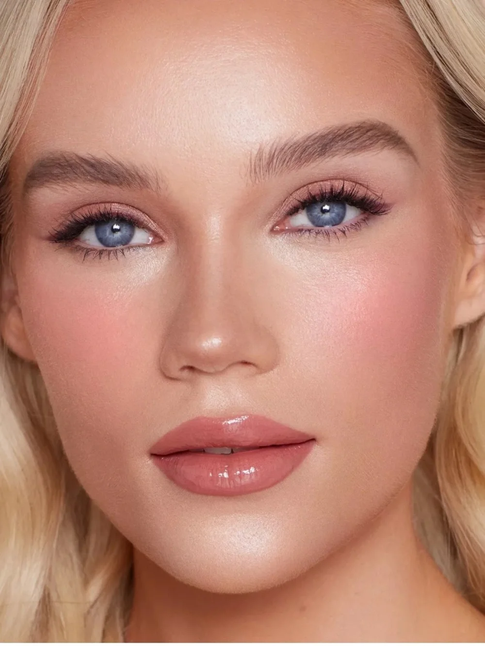 Charlotte Tilbury Matte Beauty Blush Wand in Pillow Talk